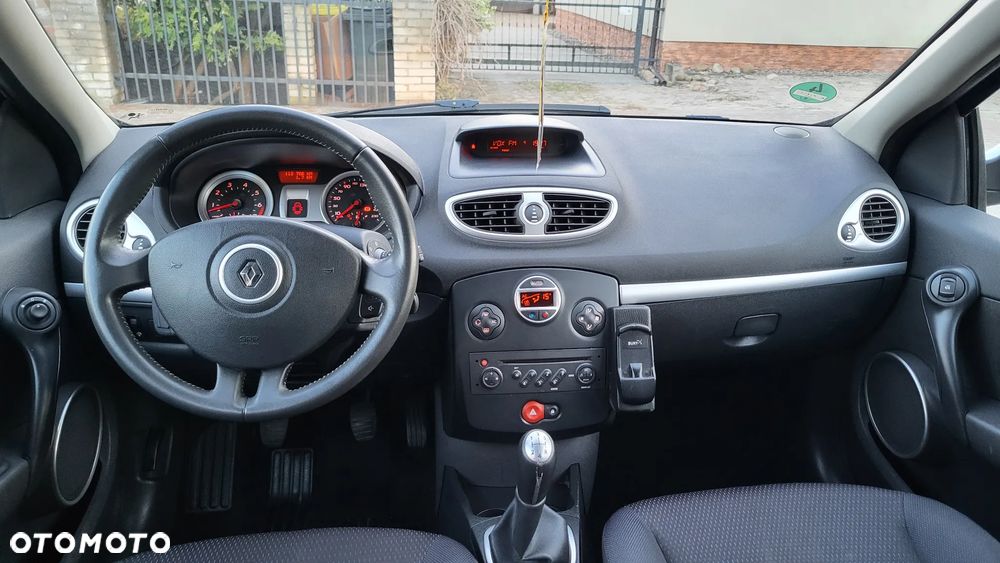 Renault Clio - 9