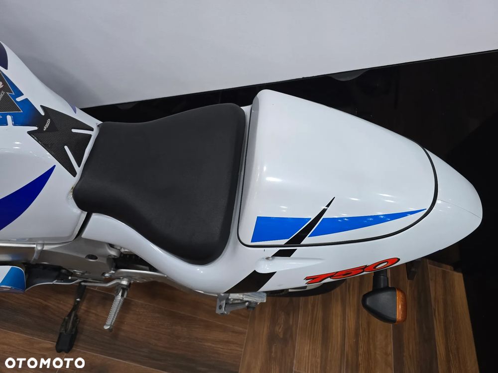 Suzuki GSX-R - 17