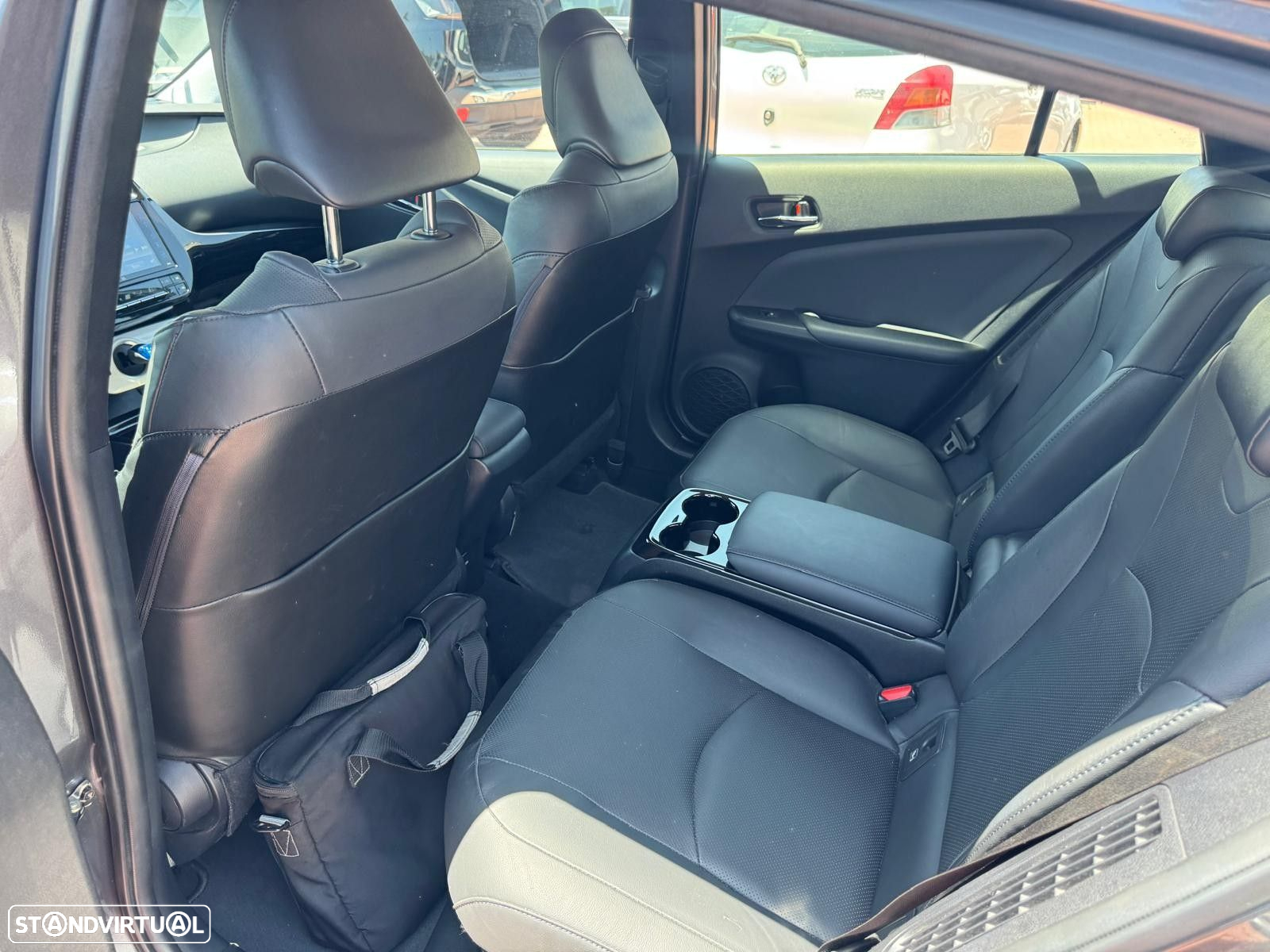 Toyota Prius 1.8 Plug-In Premium - 23