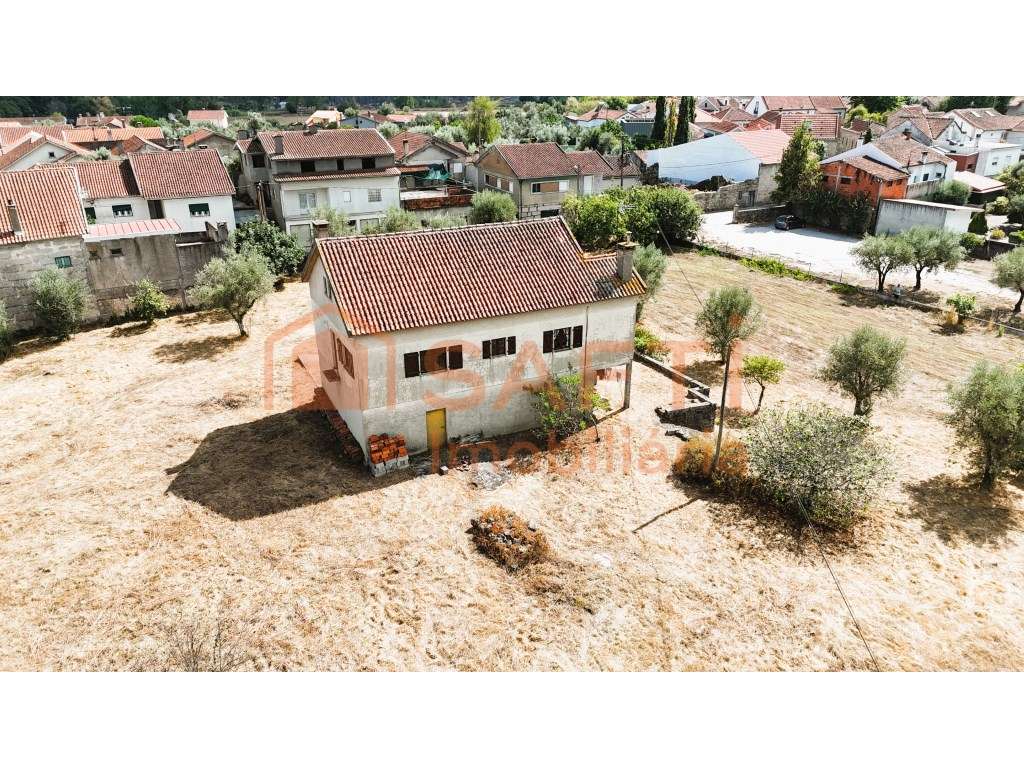 MORADIA ISOLADA T3, COM TERRENO URBANO, EM LAPA DO LOBO - Grande imagem: 5/60