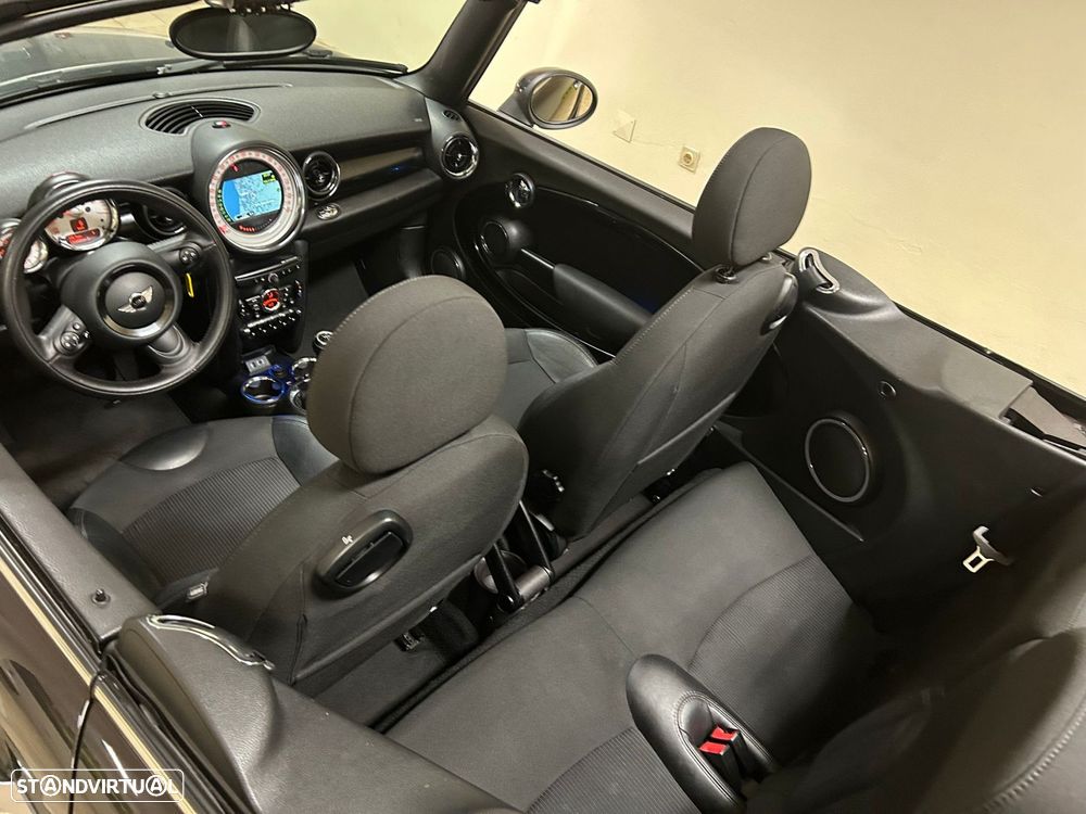 MINI Cabrio Cooper D - 23