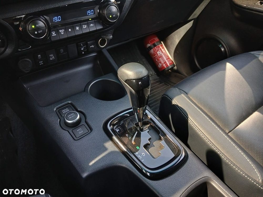 Toyota Hilux 2.8 D-4D mHEV Double Cab Invincible 4x4 - 22