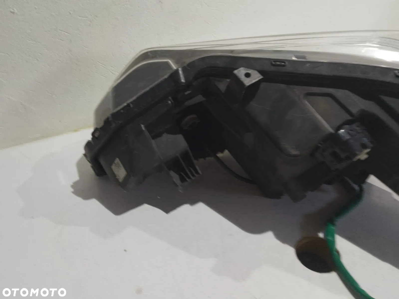 LAMPA PRAWY PRZÓD EU LED 260105SH5A NISSAN LEAF II 2 17- - 4