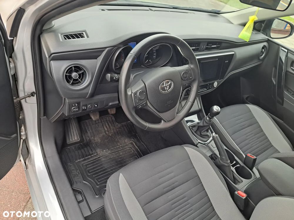 Toyota Auris - 19