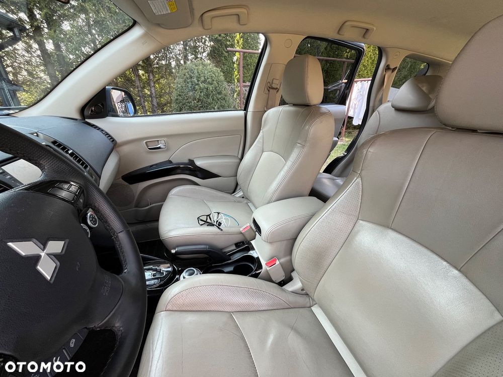 Mitsubishi Outlander 2.4 4WD CVT Intense - 18