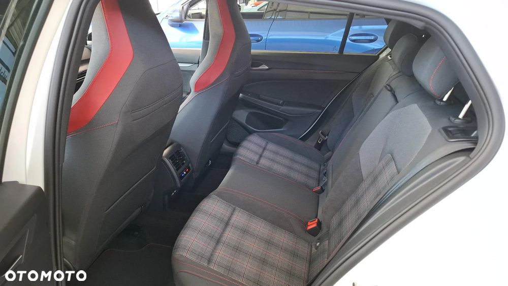 Volkswagen Golf - 9