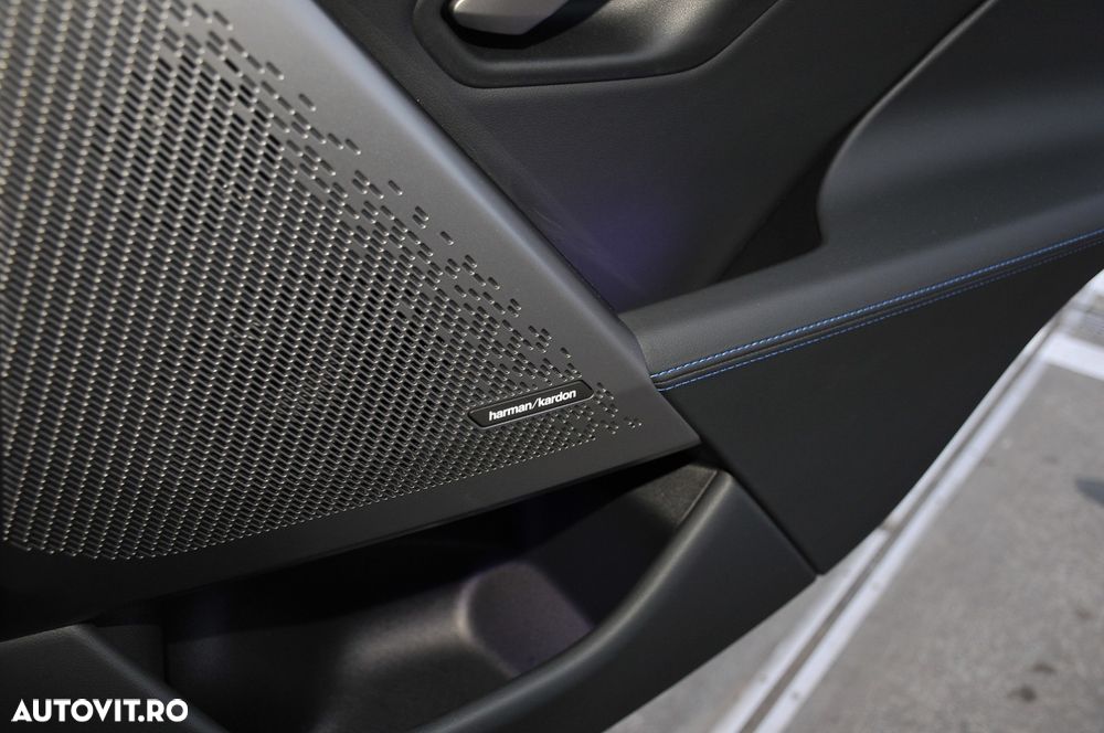 BMW Seria 5 520i AT MHEV - 38