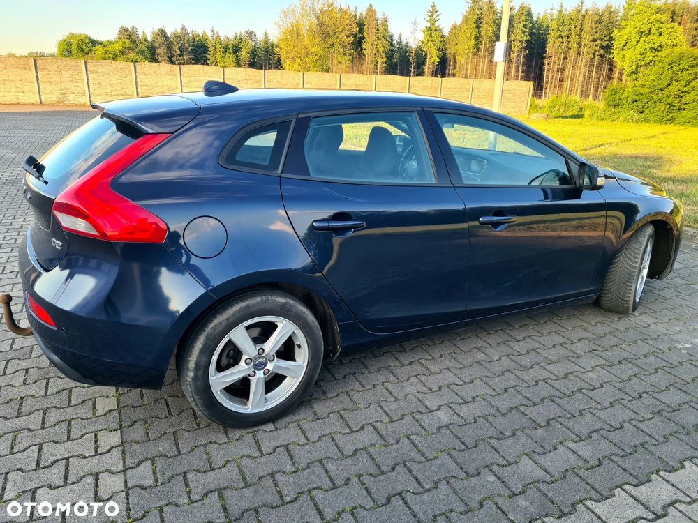 Volvo V40 D2 - 10