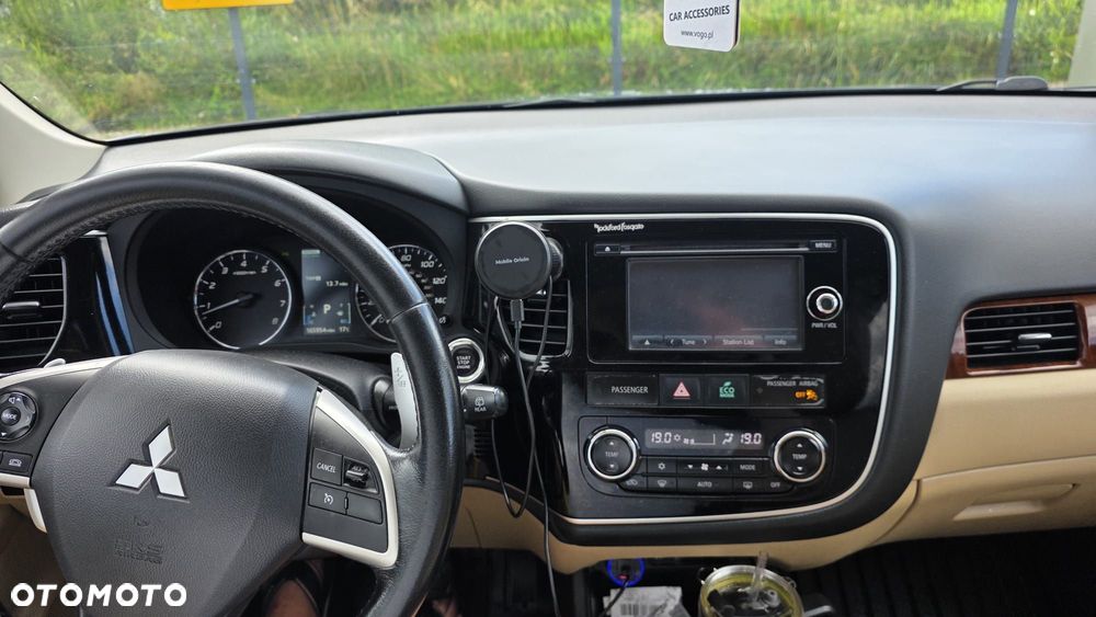 Mitsubishi Outlander 3.0 V6 XLS - 7