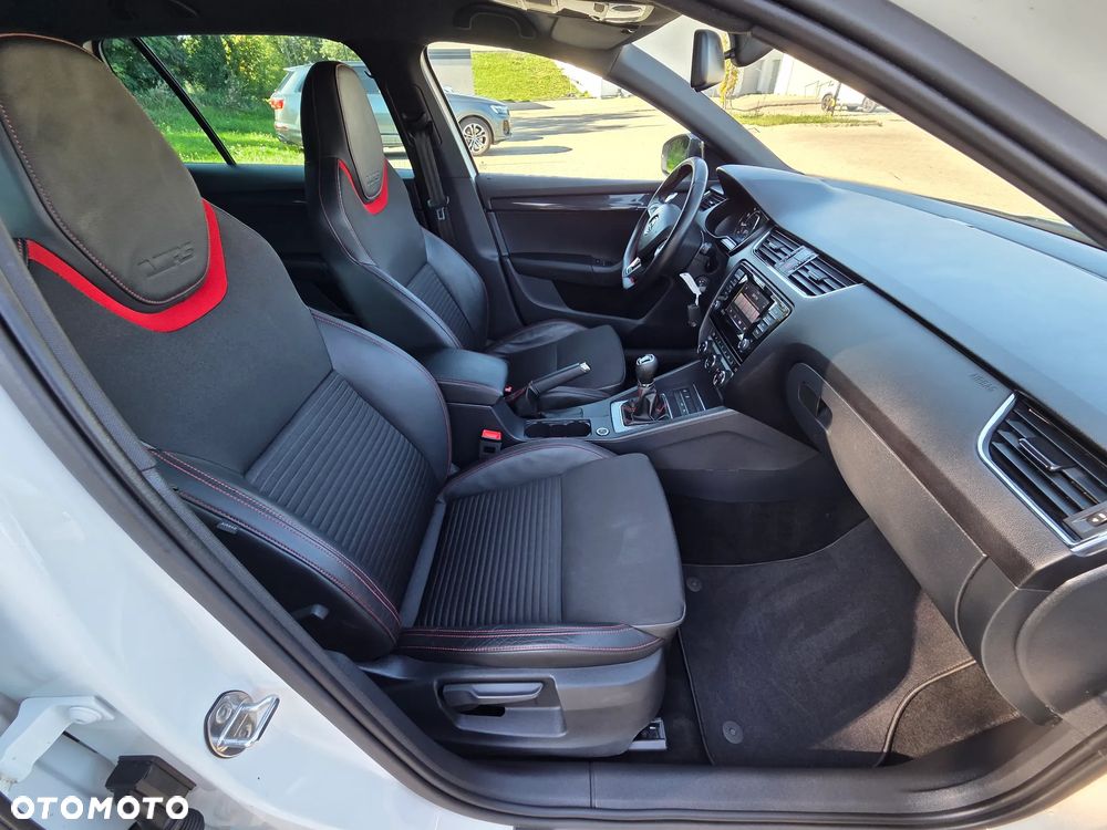 Skoda Octavia 2.0 TSI RS 230 - 24