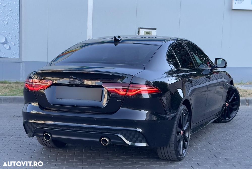 Jaguar XE P300 AWD R-Dynamic HSE - 3