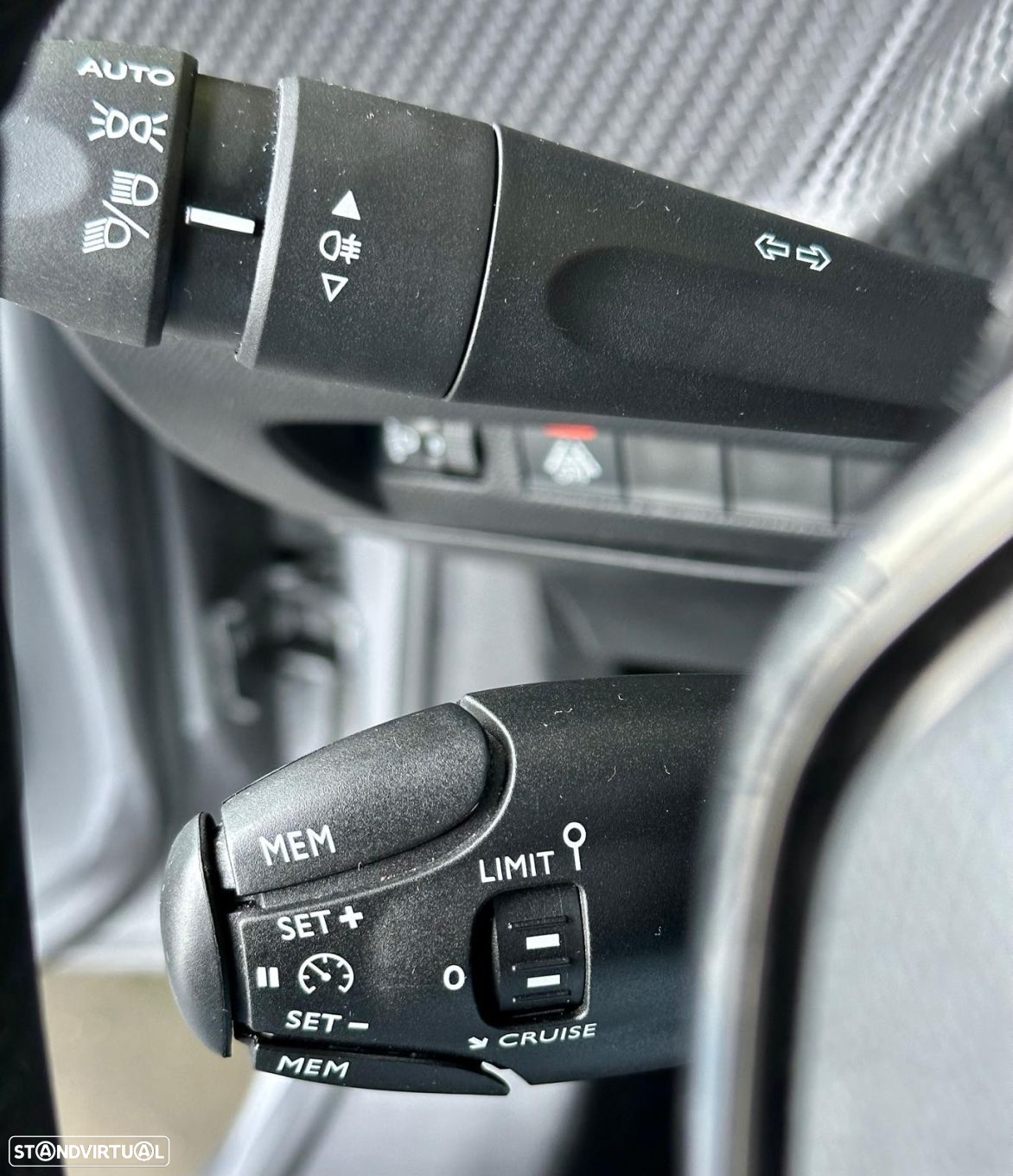 Peugeot e-208 50 kWh Allure - 11