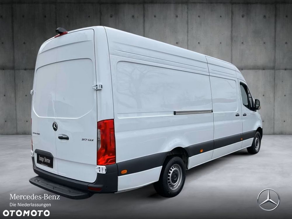 Mercedes-Benz Sprinter - 2