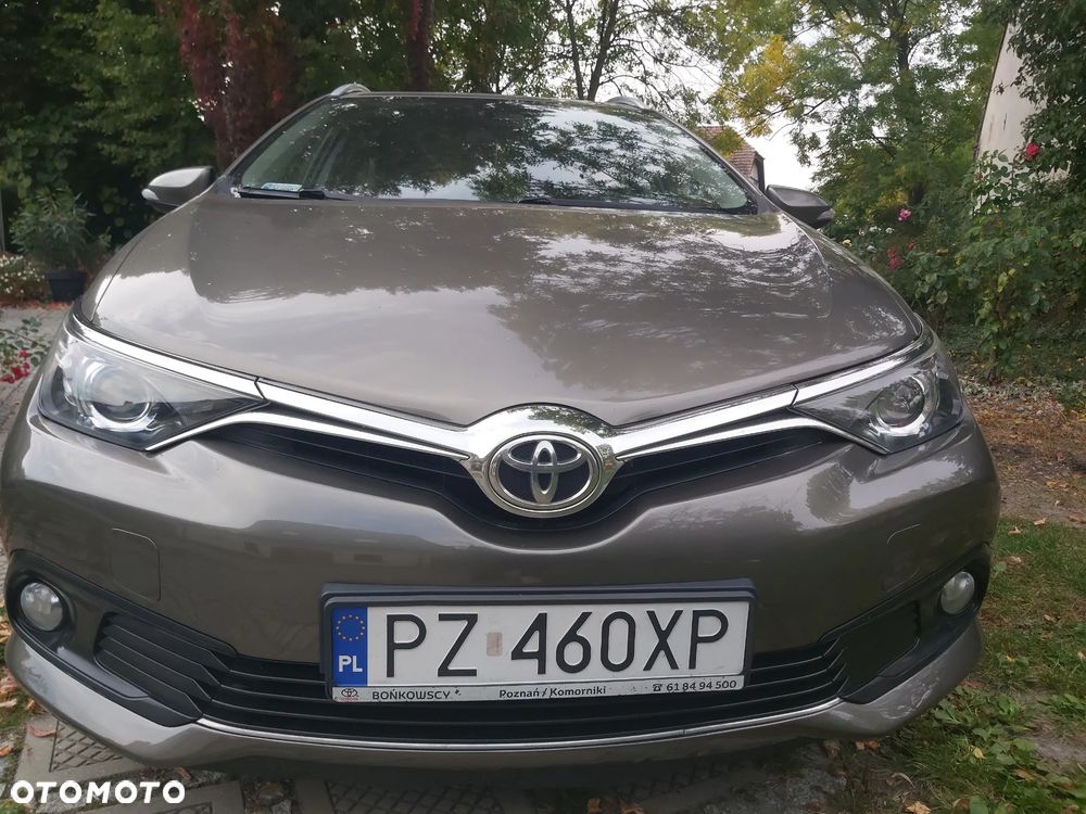 Toyota Auris 1.6 Premium - 27