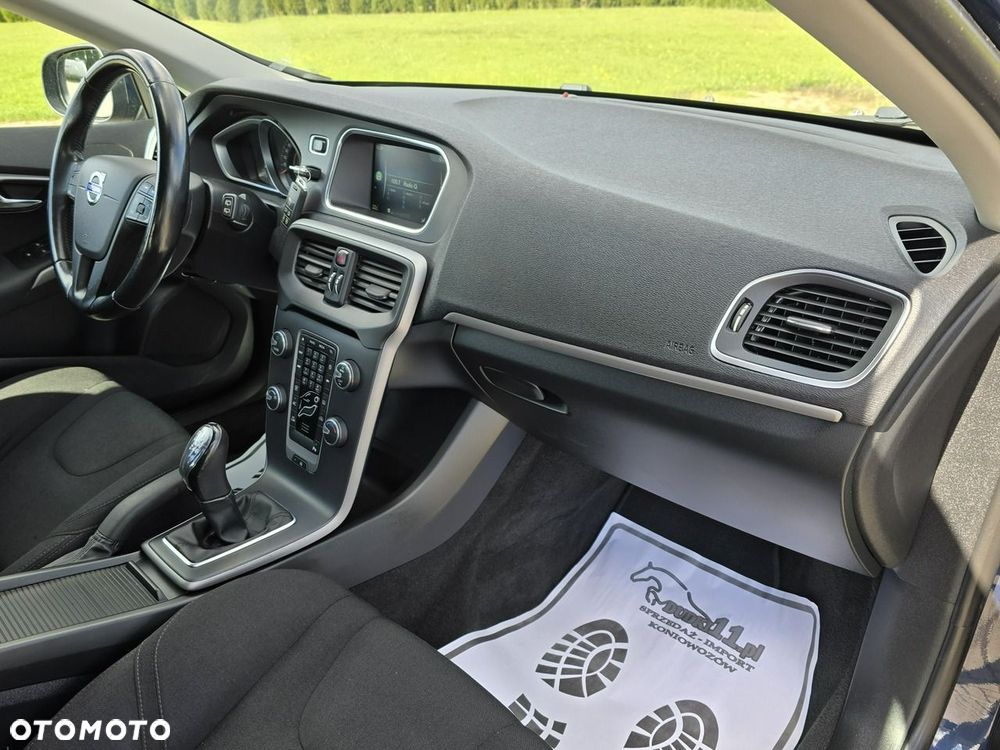 Volvo V40 - 22