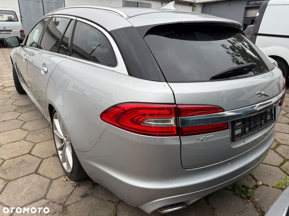 Jaguar XF 3.0 V6 D R-Sport - 4