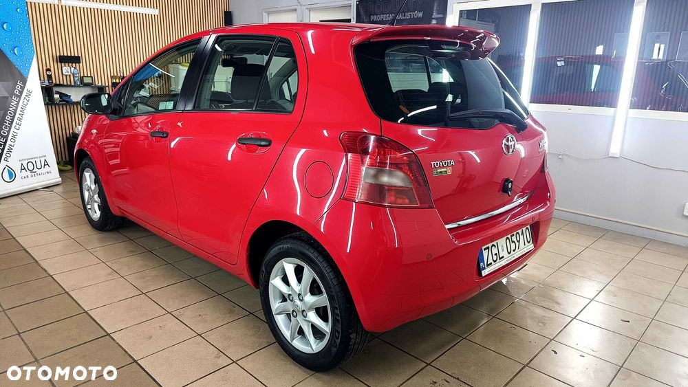 Toyota Yaris - 4