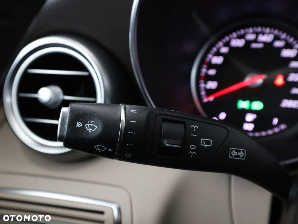Mercedes-Benz GLC 220 d 4Matic 9G-TRONIC Exclusive - 35