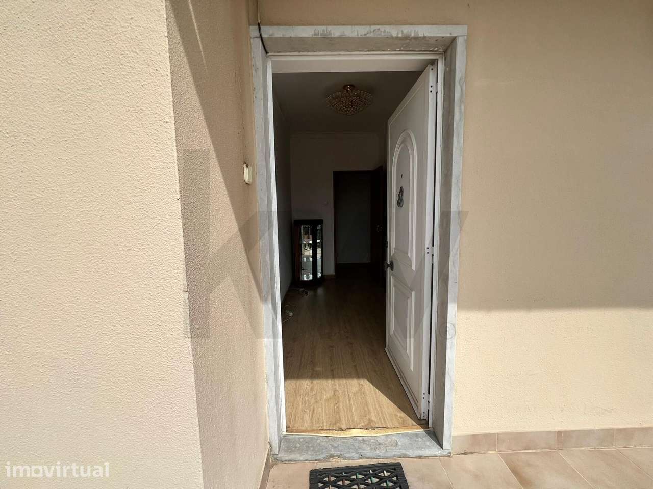 Oportunidade em Queijas: Moradia T3 com Potencial e Espaço em Oeiras! - Grande imagem: 4/29