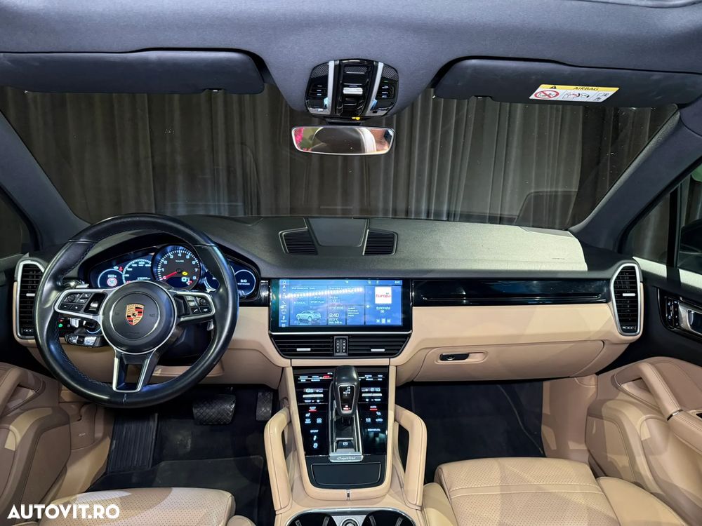 Porsche Cayenne - 17