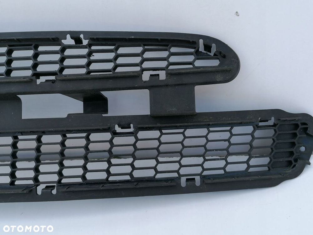 Kratka środkowa zderzaka TESLA S - 4