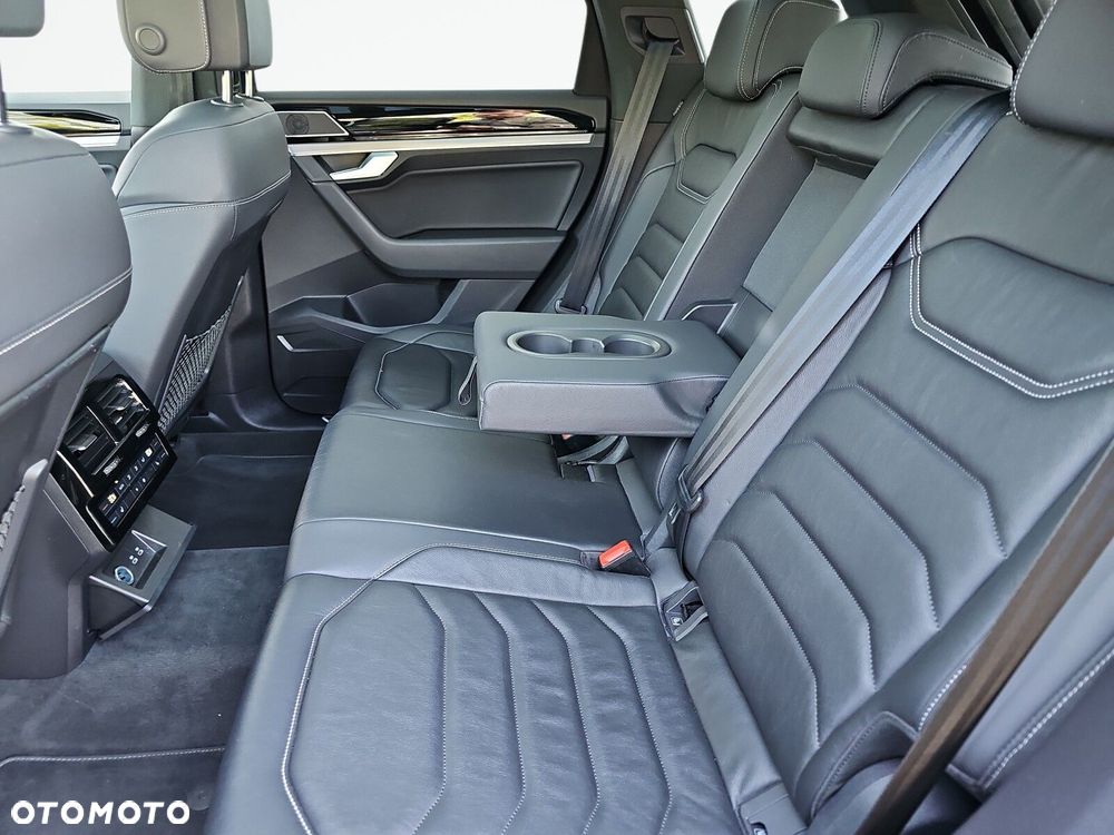 Volkswagen Touareg 3.0 V6 TDI SCR 4Mot R-Line - 13