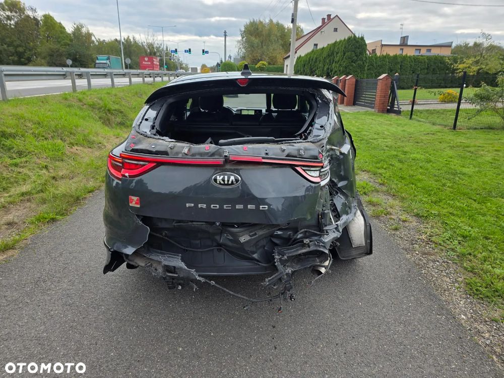 Kia ProCeed - 7