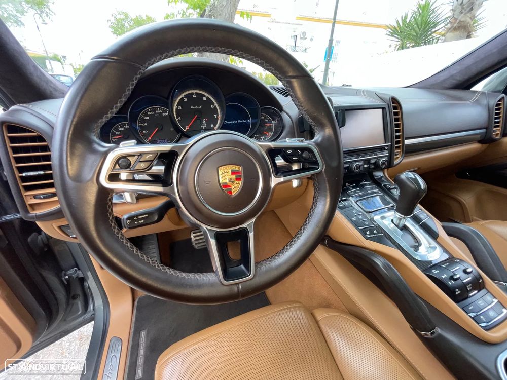 Porsche Cayenne Turbo S Tiptronic S - 17