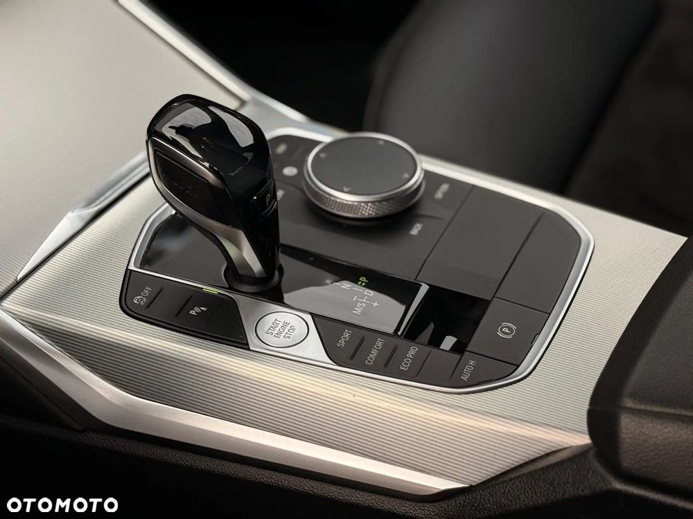 BMW Seria 3 320d xDrive M Sport Sport - 13