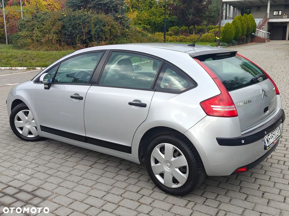 Citroën C4 1.4 16V Advance - 23