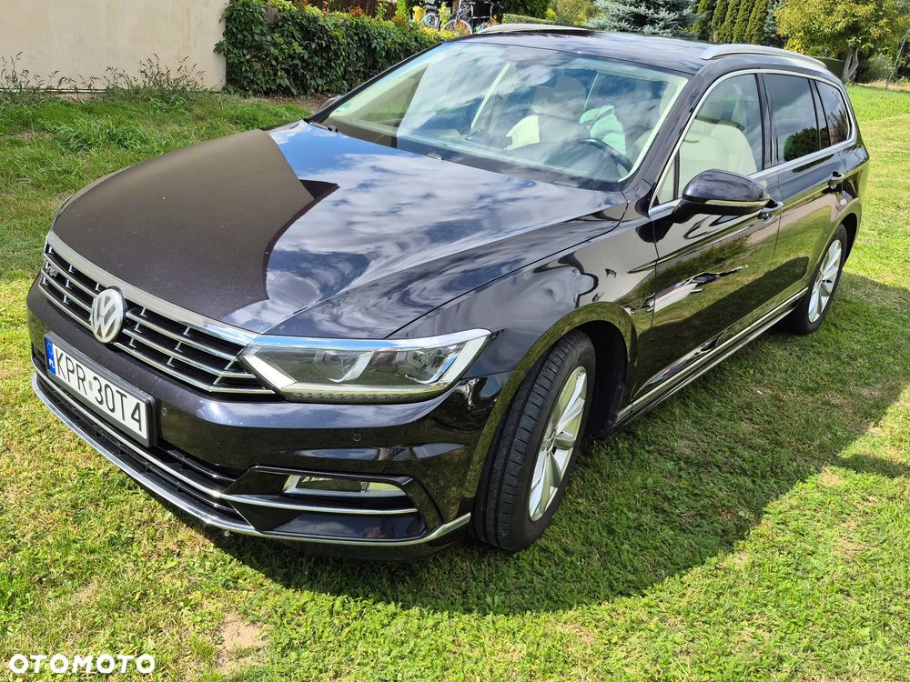 Volkswagen Passat - 1