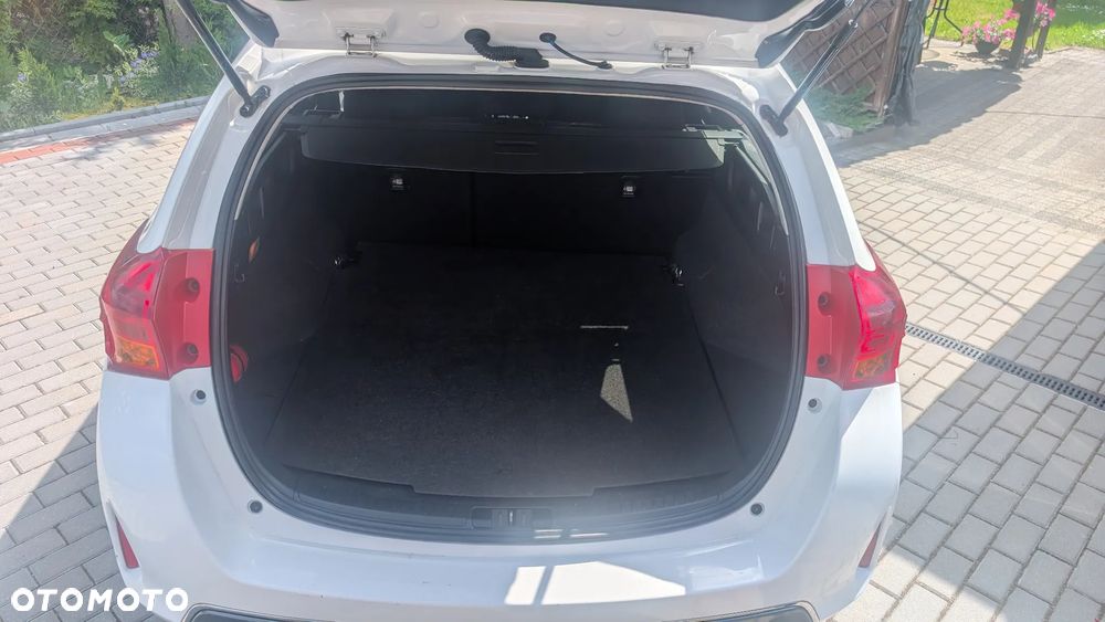 Toyota Auris - 13