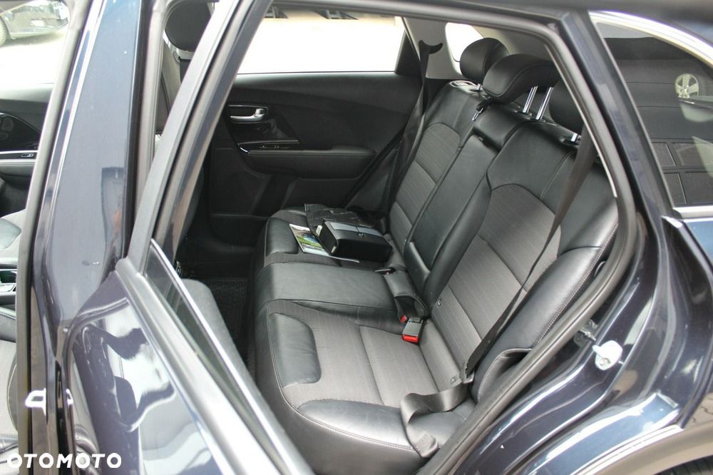 Kia Niro 1.6 GDI Hybrid L Business Line - 11