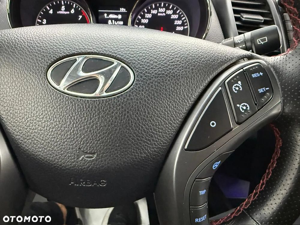 Hyundai i30 1.6 GDI Turbo Luxury - 18