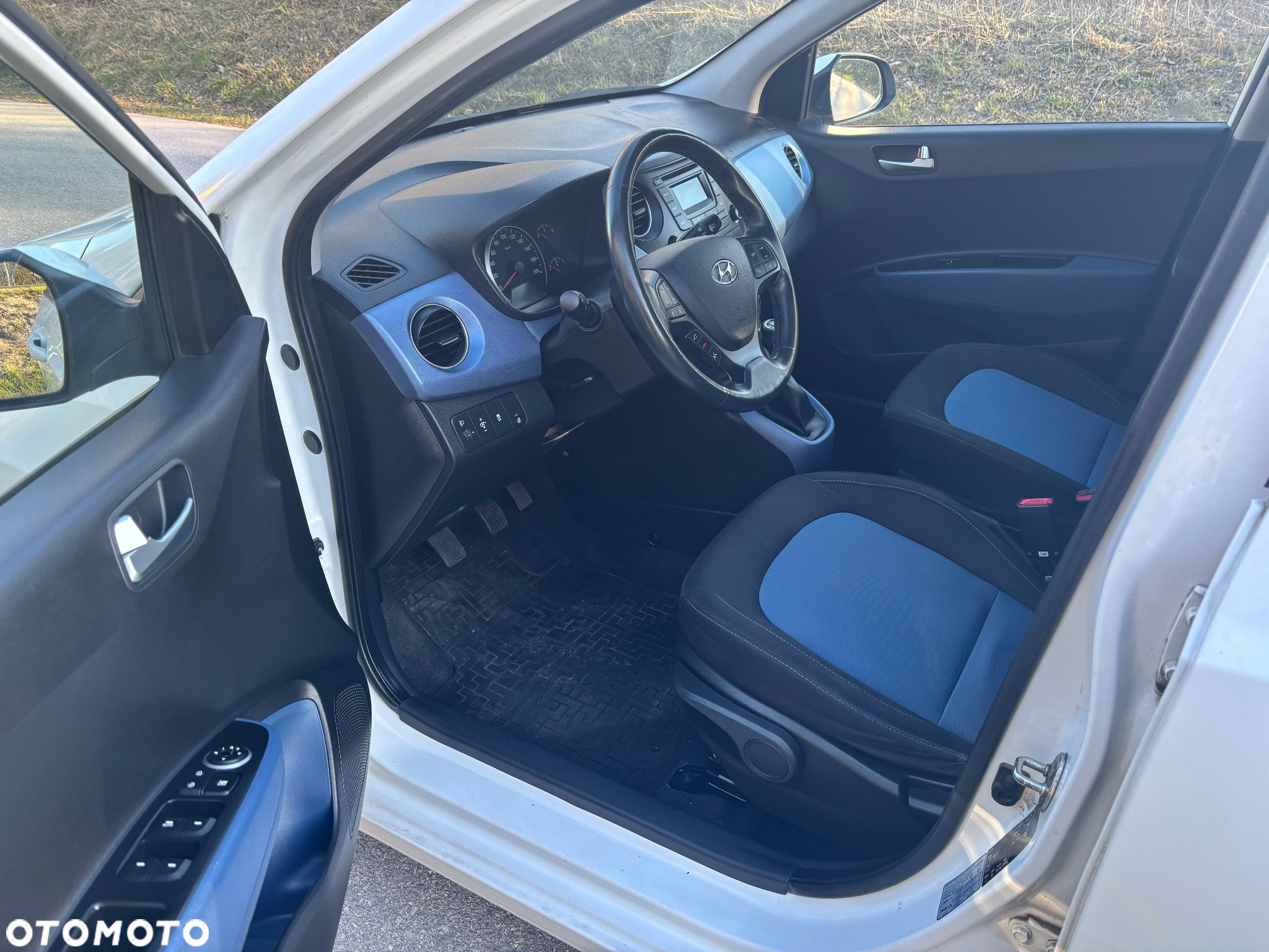 Hyundai i10 1.2 Fifa World Cup Edition - 9