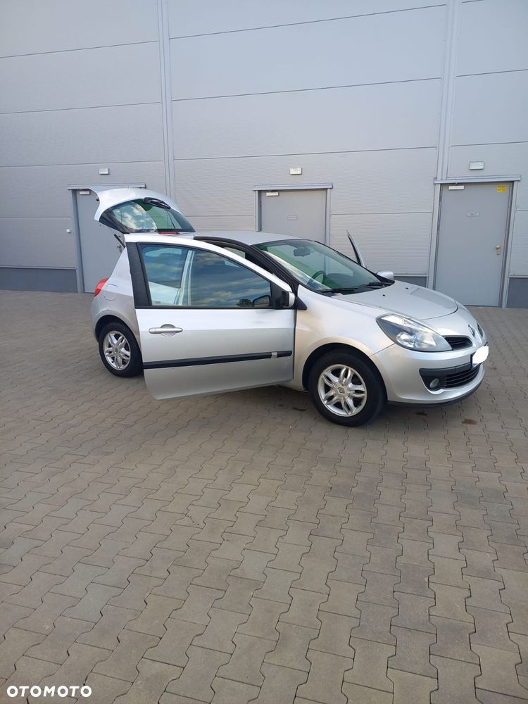 Renault Clio - 16