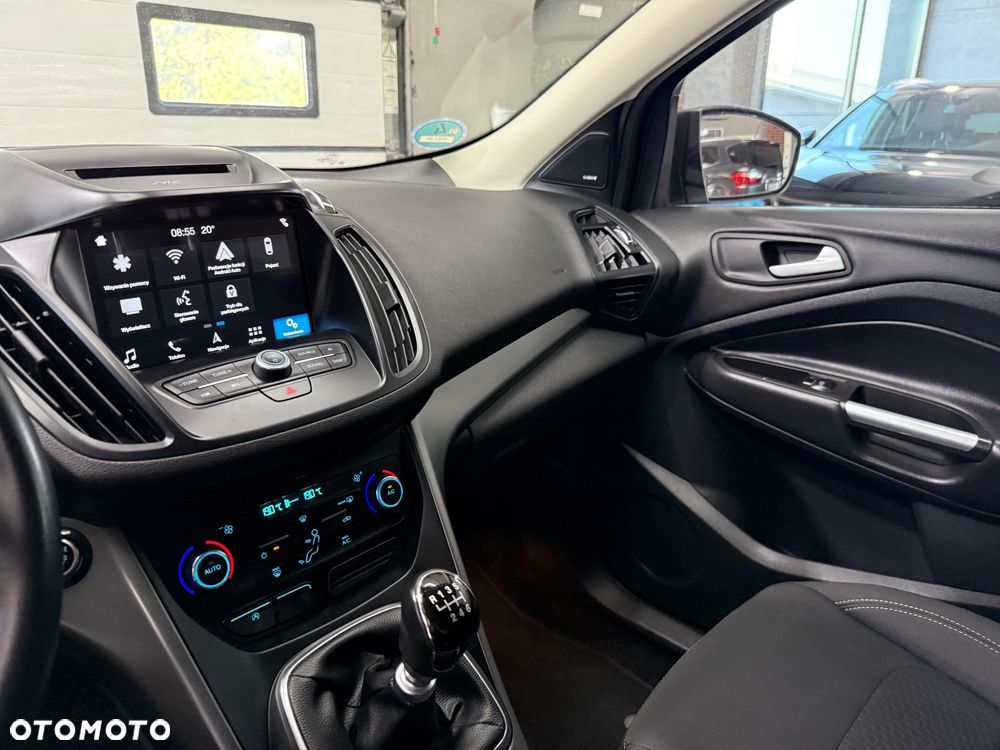 Ford Kuga 1.5 EcoBoost 2x4 Titanium - 26