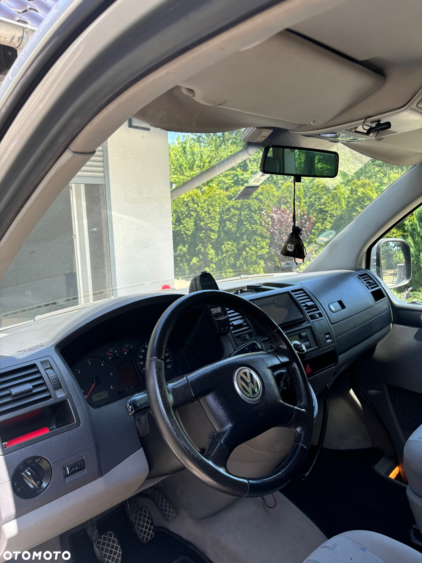 Volkswagen Caravelle - 8