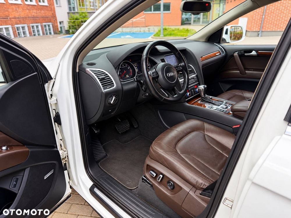 Audi Q7 2012 photo 5