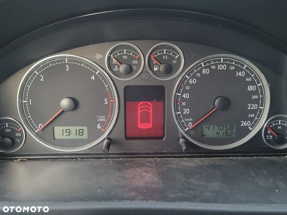 Volkswagen Sharan 1.9 TDI Highline - 24