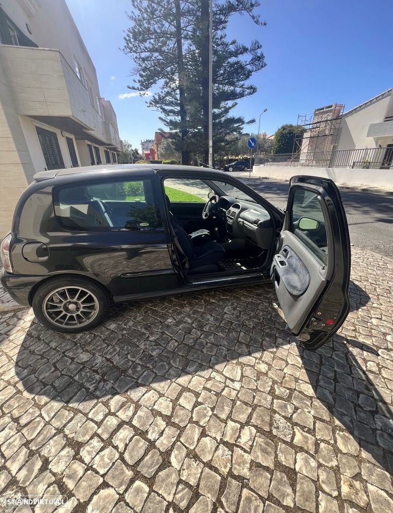 Renault Clio 1.6 16V - 12