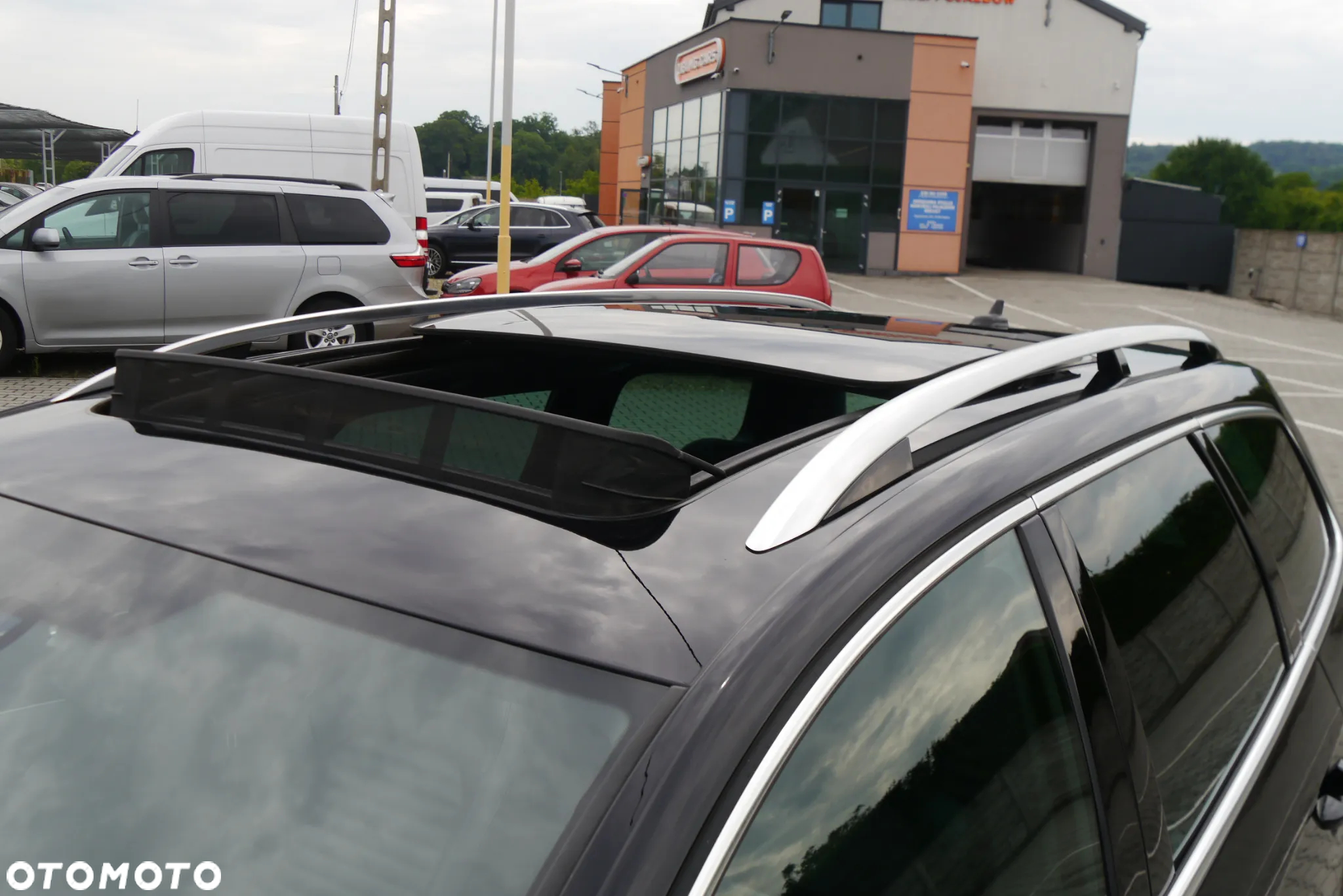 Volkswagen Passat 2.0 TDI Highline R-Style - 13