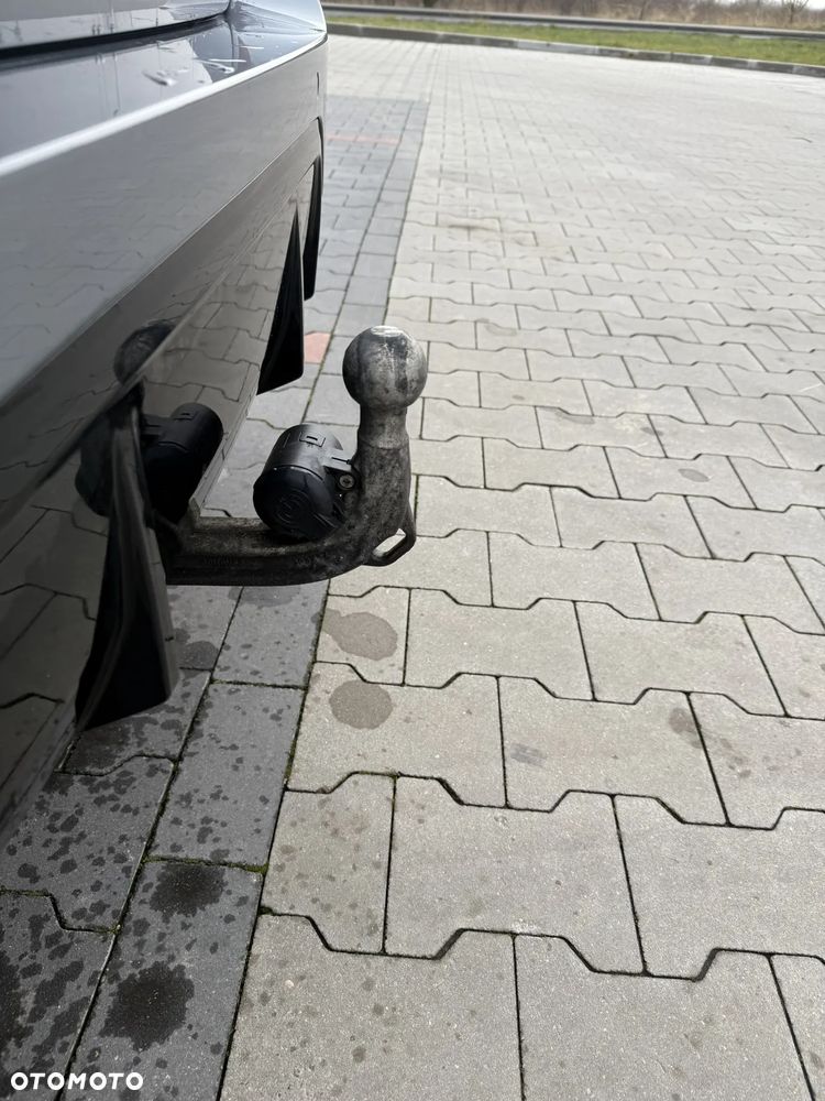 BMW Seria 3 330i xDrive M Sport - 14