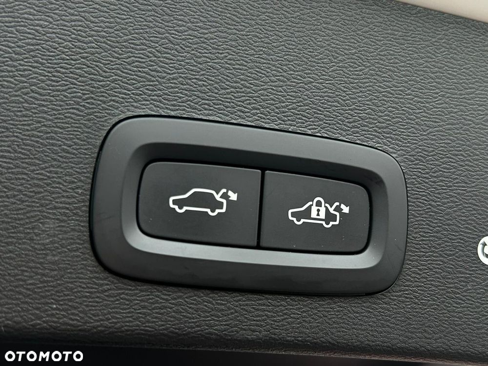 Volvo XC 40 T3 Momentum Pro - 10