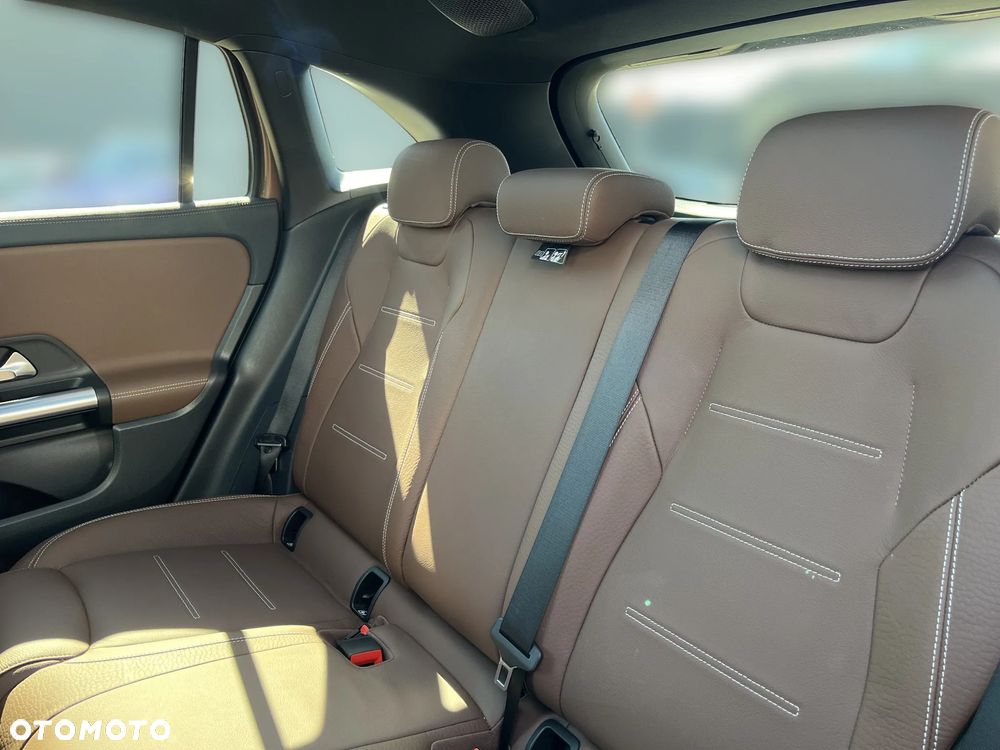 Mercedes-Benz GLA - 19
