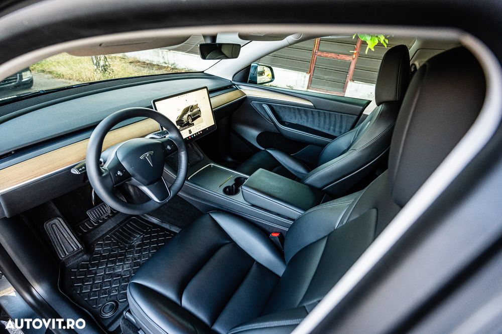 TESLA Model Y 2022 — imagine 30