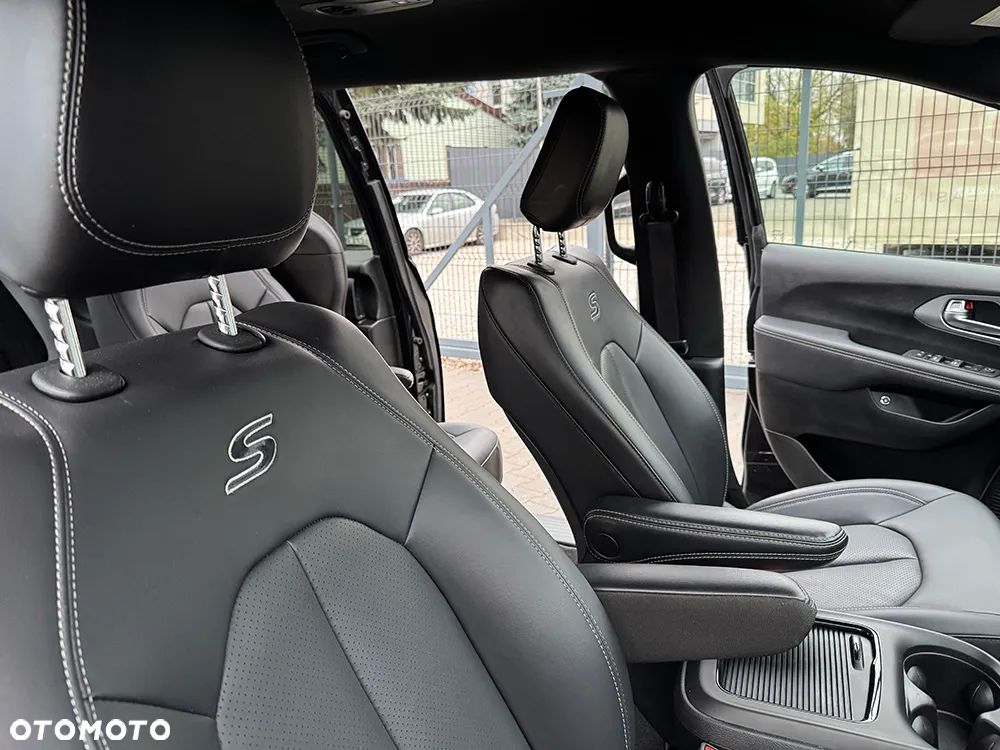 Chrysler Pacifica - 10