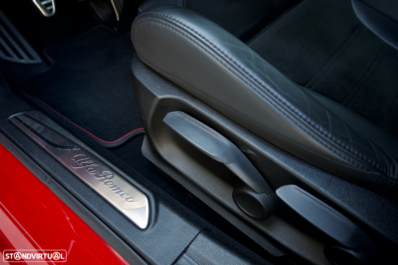 Alfa Romeo Giulia 2.9 Bi-Turbo Quadrifoglio - 19