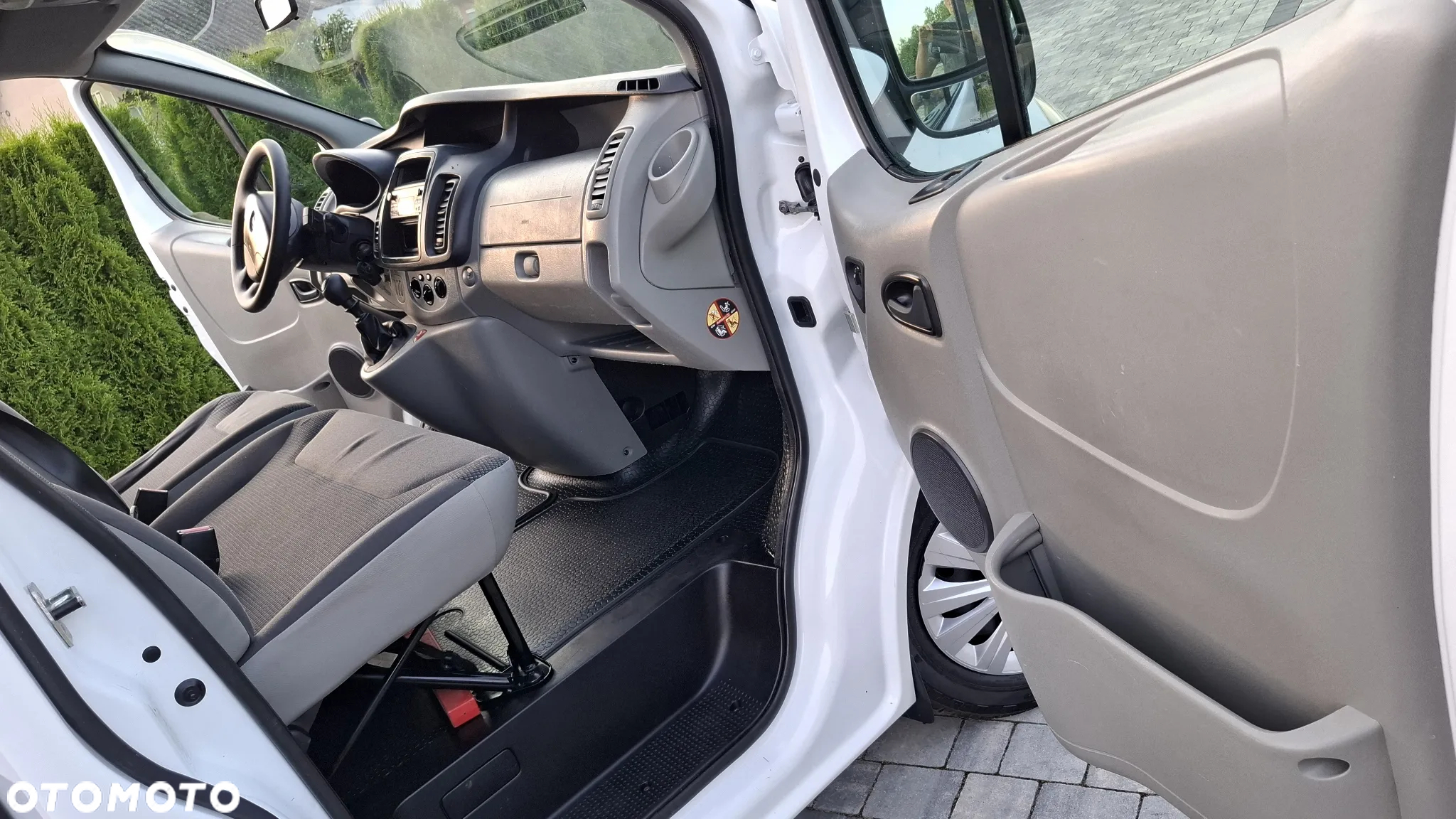 Opel VIVARO - 15