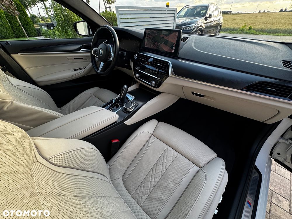 BMW Seria 5 520d xDrive MHEV M Sport sport - 3